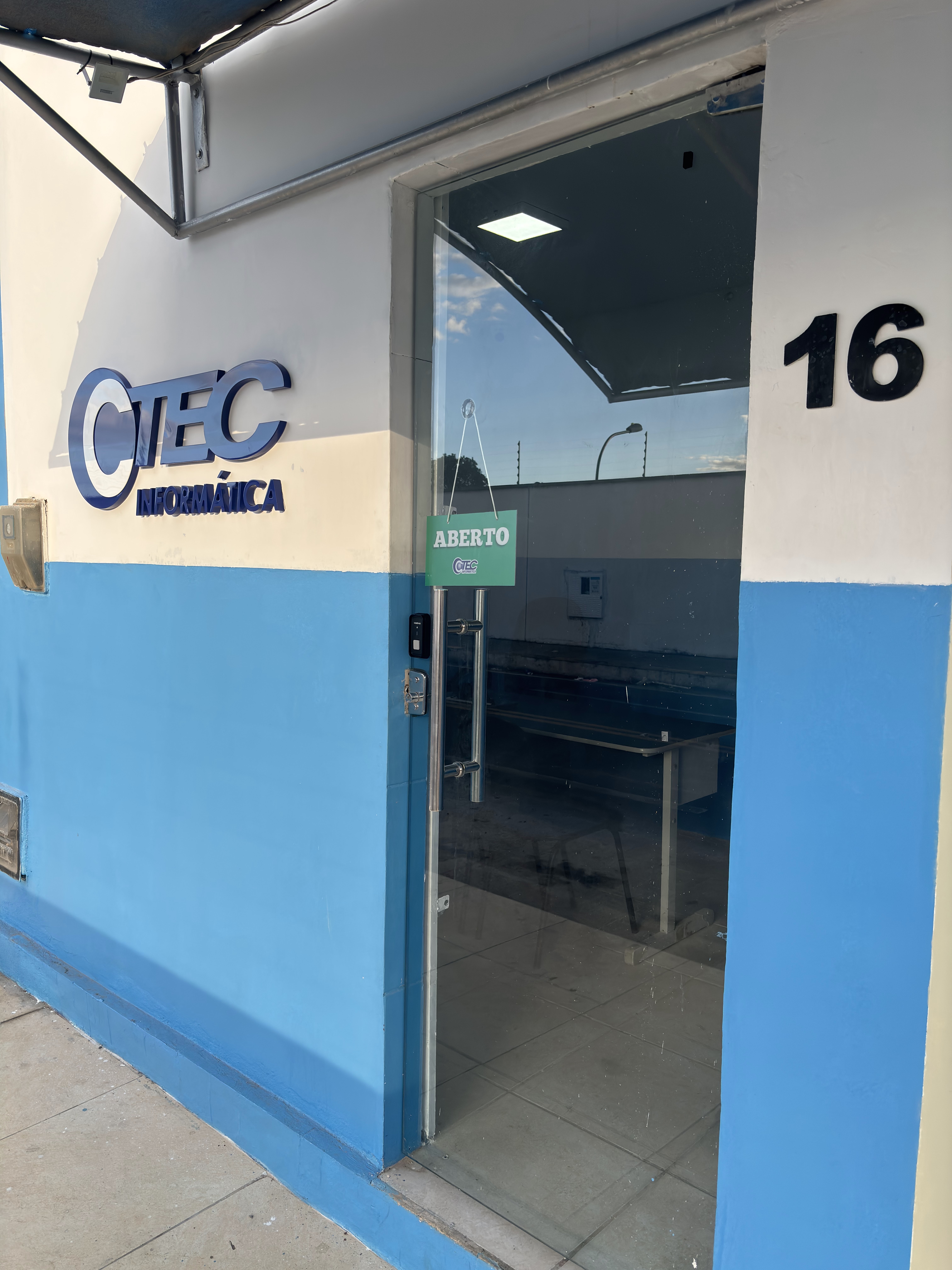 Fachada de CTEC Informática