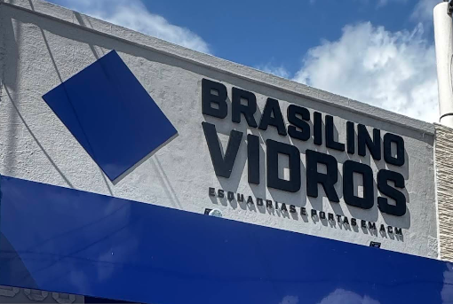 Fachada de Brasilino Vidros